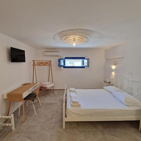 Anamnisi Studio Apartment Adamantas  Bagian luar foto