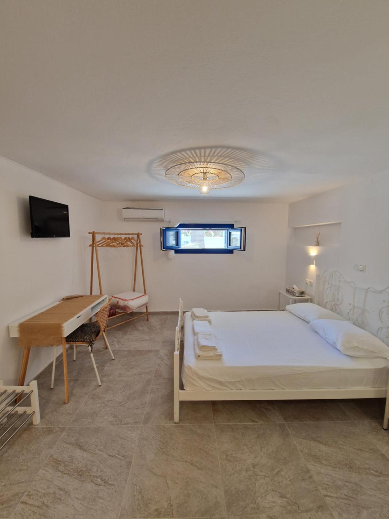 Anamnisi Studio Apartment Adamantas  Bagian luar foto